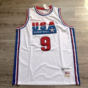 Mitchell & Ness Team USA 1992 Michael Jordan Jersey